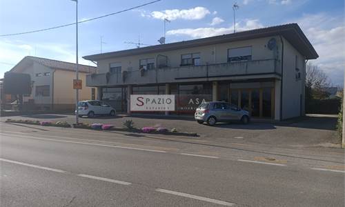 Commercial Premises / Showrooms for Sale in Fiume Veneto