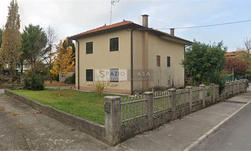 Casa singola con ampio terreno